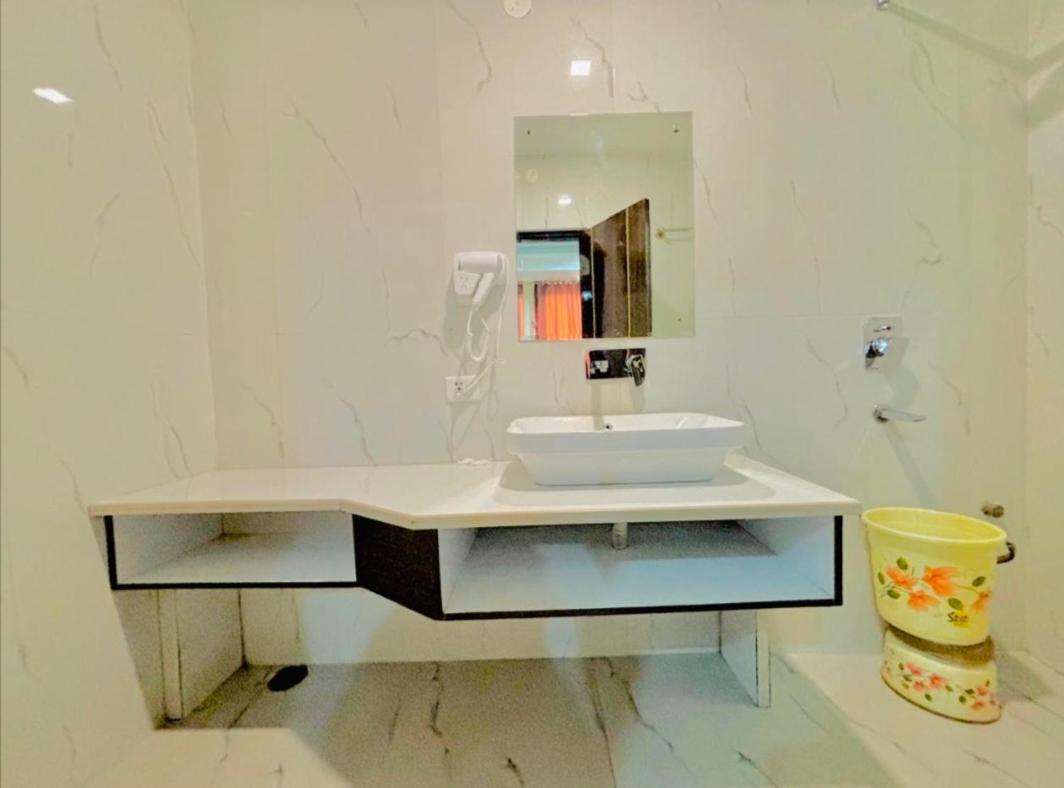 Glace Stay Inn Near Igi Airport Neu-Delhi Exterior foto